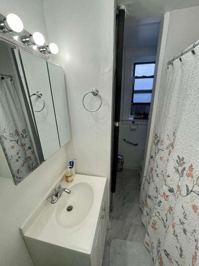 Room In A 2 Bedrooms Apt. 10 Minutes To Time Square! ウェスト・ニューヨーク エクステリア 写真